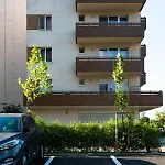 B&v 55 Qualis - Elegant With Parking Брашов