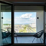 Апартаменти B&v 55 Qualis - Elegant With Parking Брашов