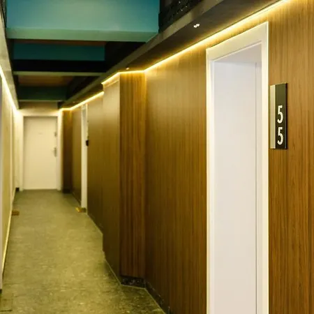 B&v 55 Qualis - Luxury Mountain Escape * Braşov